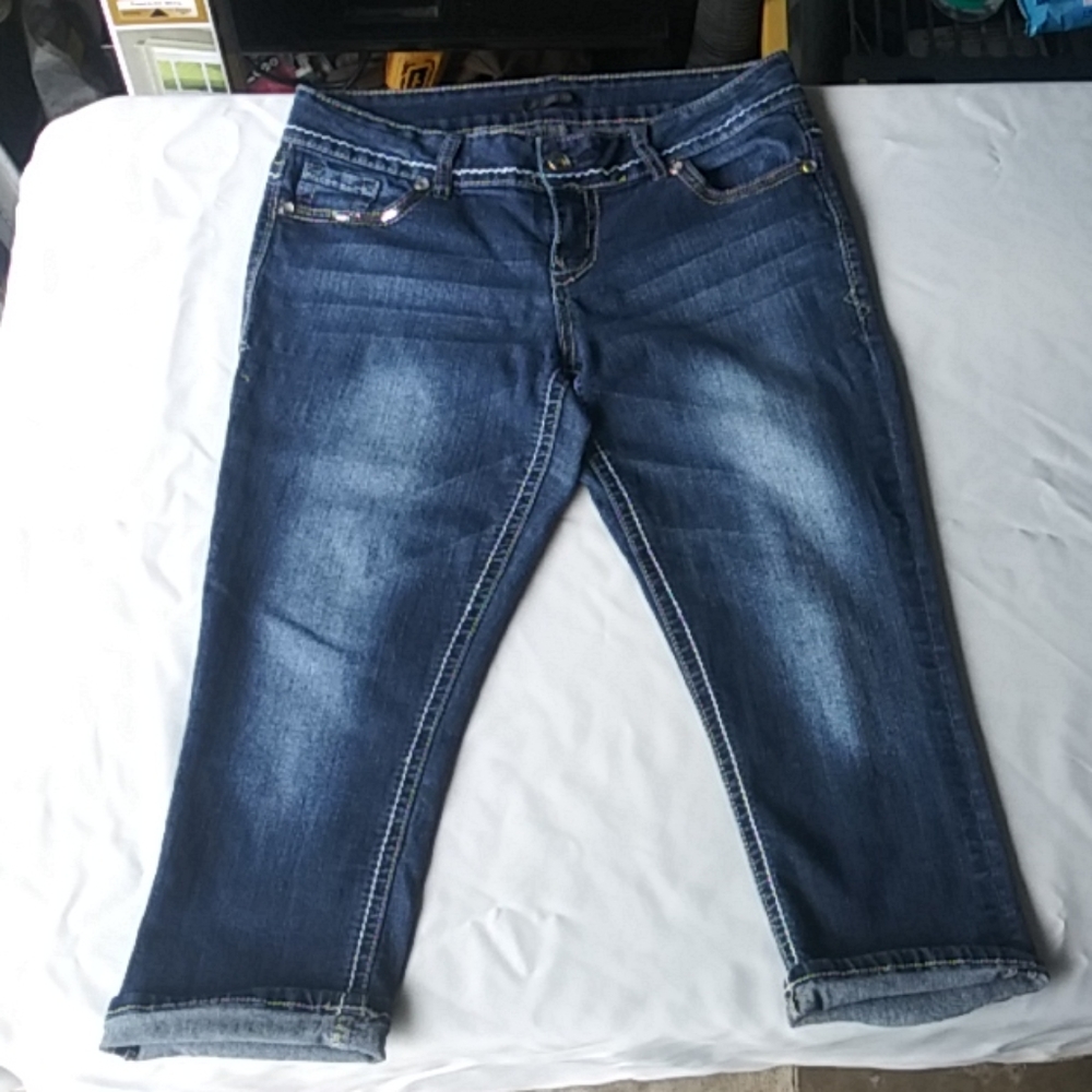 Maurices size 9/10 stretch jean capris